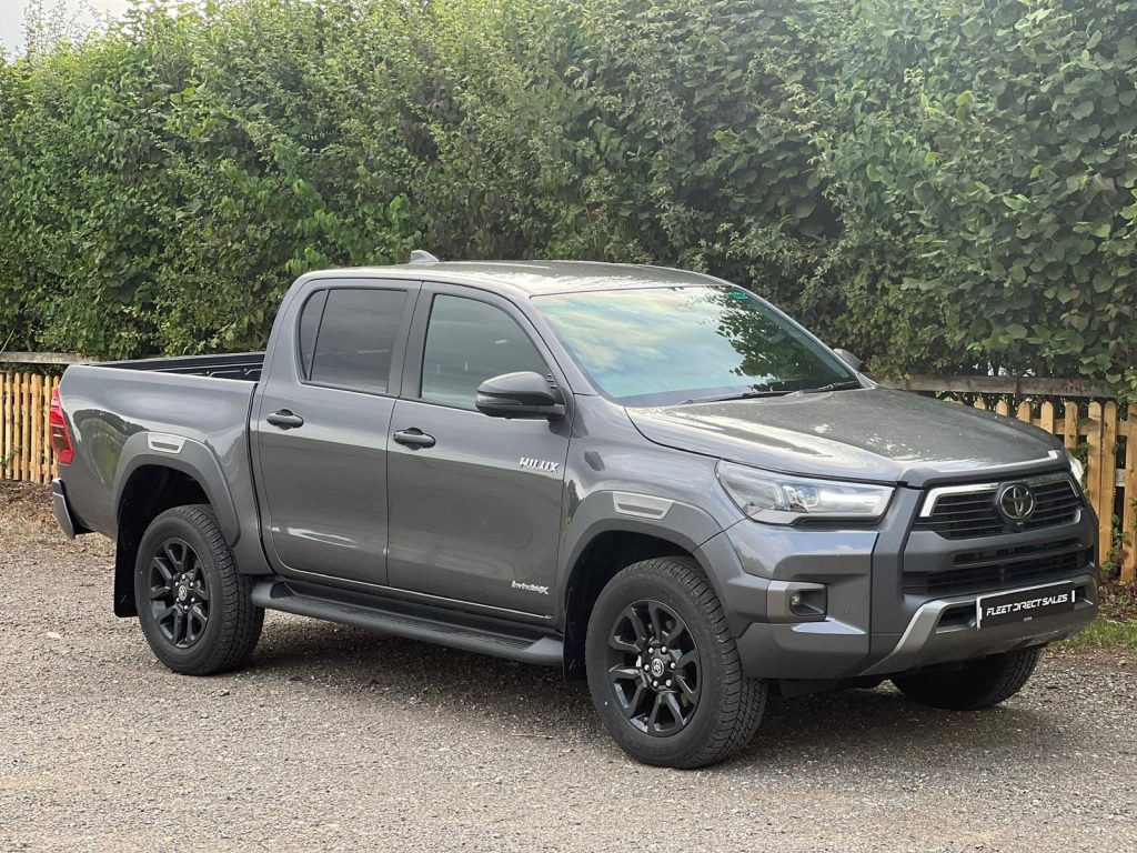 Toyota Hilux Invincible X Hybrid